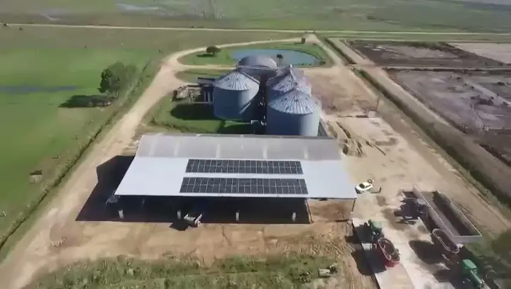 Sobrevoo dos silos e do galpão de ração